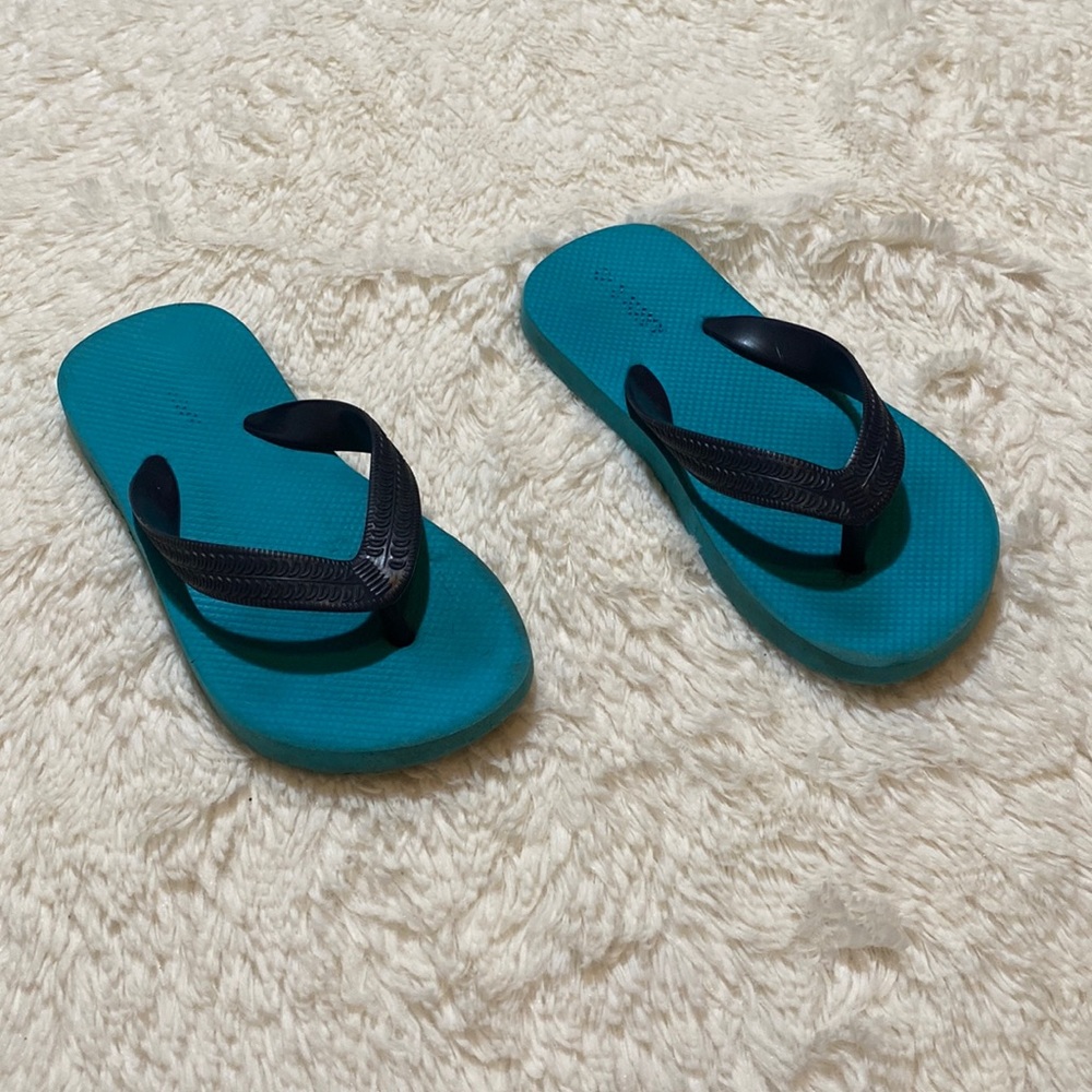 Old Navy Kid’s Flip Flops